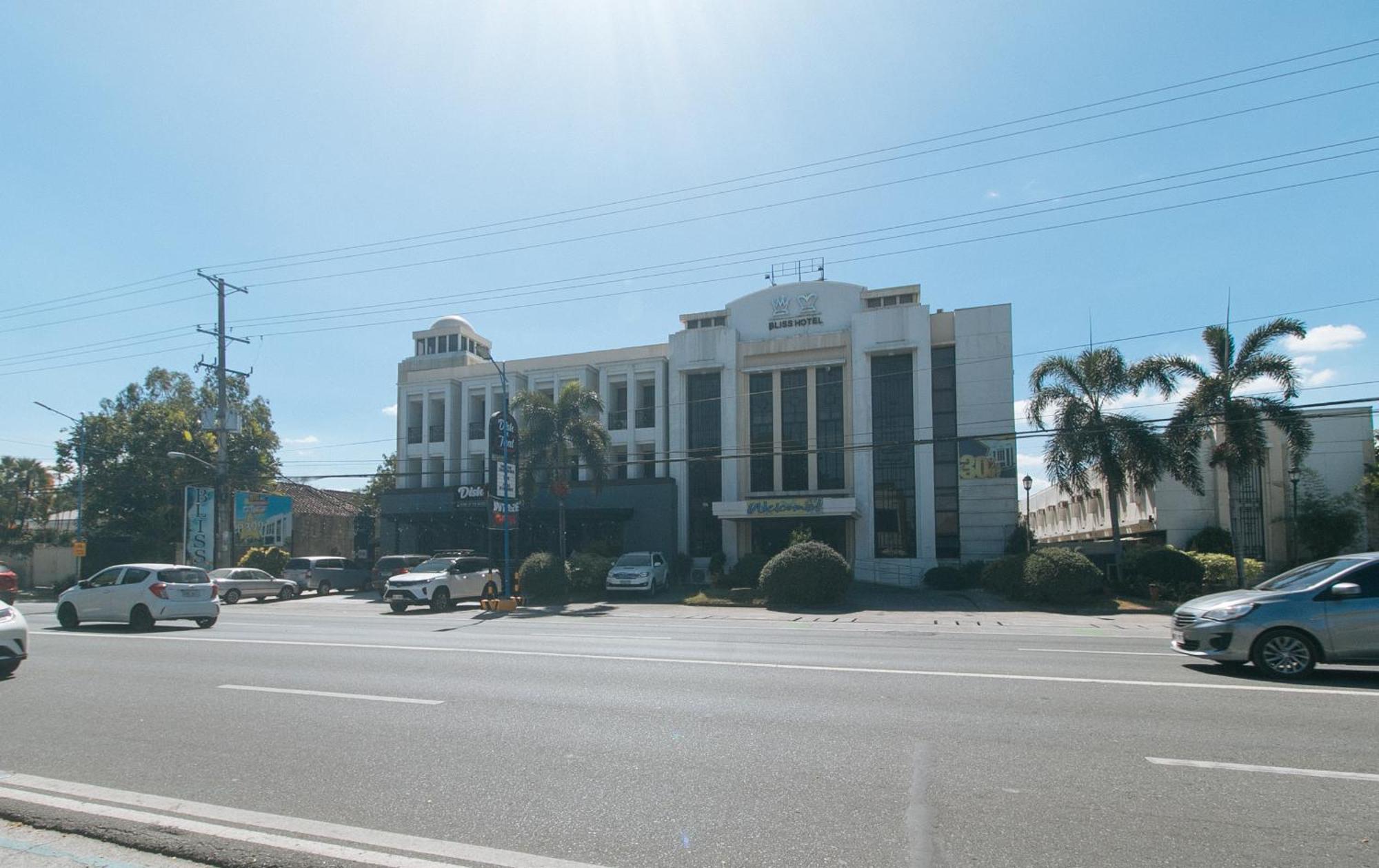 Bliss Hotel San Fernando Pampanga City Dış mekan fotoğraf